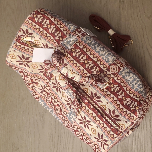 NWT Urban Expressions Weekender bag - Picture 3 of 10